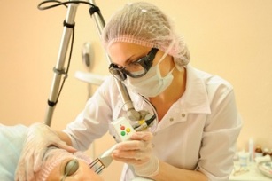 how the laser fractionated skin rejuvenation procedure is performed